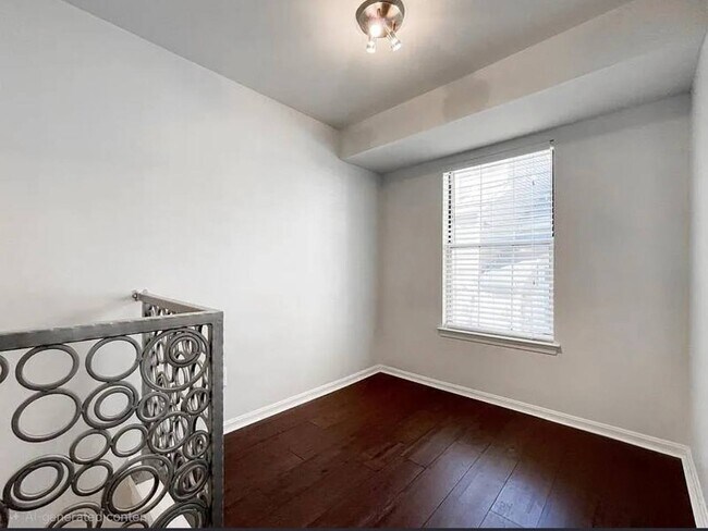 Building Photo - 4860 King John Way