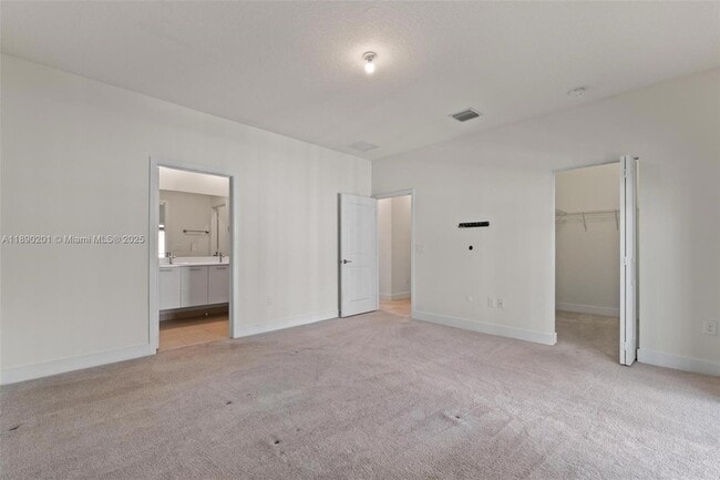 Building Photo - 4612 NW 83rd Pkwy
