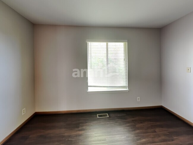 Building Photo - 20947 Barrington Ln