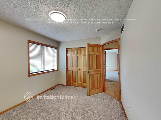 Building Photo - 11802 South Lake Boulevard Northeast