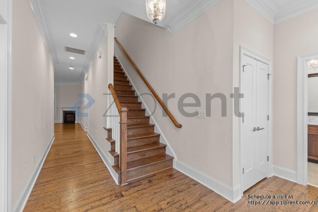 Building Photo - 1025 N Sharon Amity Rd