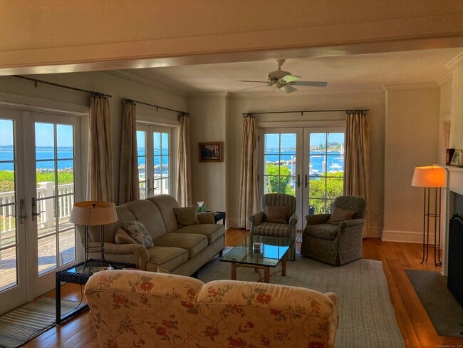 Building Photo - 4 Stonington Cmns