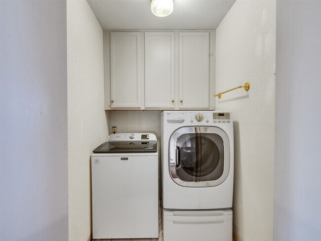 Building Photo - 14171 Misty Meadow Ln