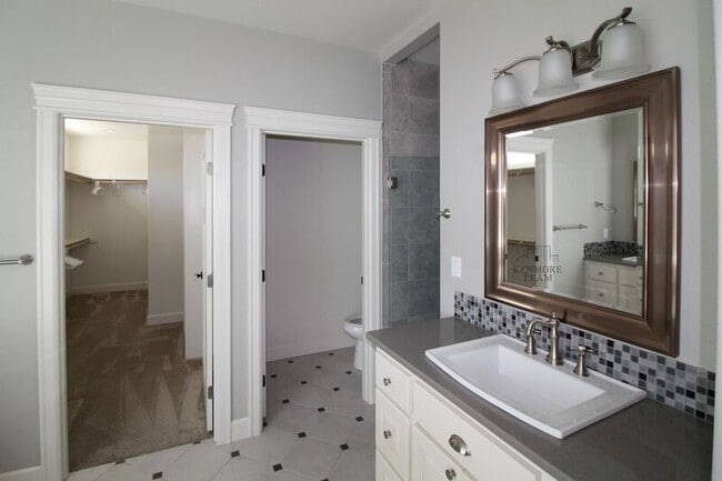 Building Photo - 2112 Meritage Ave