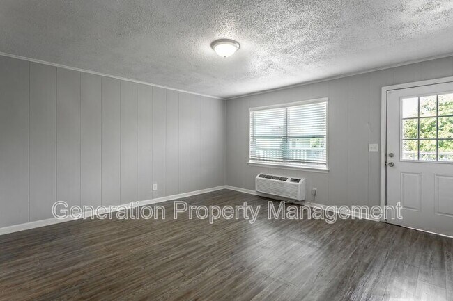 Building Photo - 112 Van Cleve St