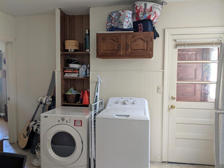 Building Photo - 48 Gorham St