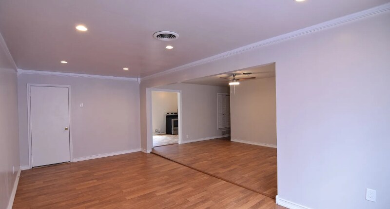 Building Photo - 311 Crockett Dr