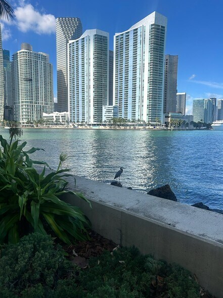 Building Photo - 540 Brickell Key Dr