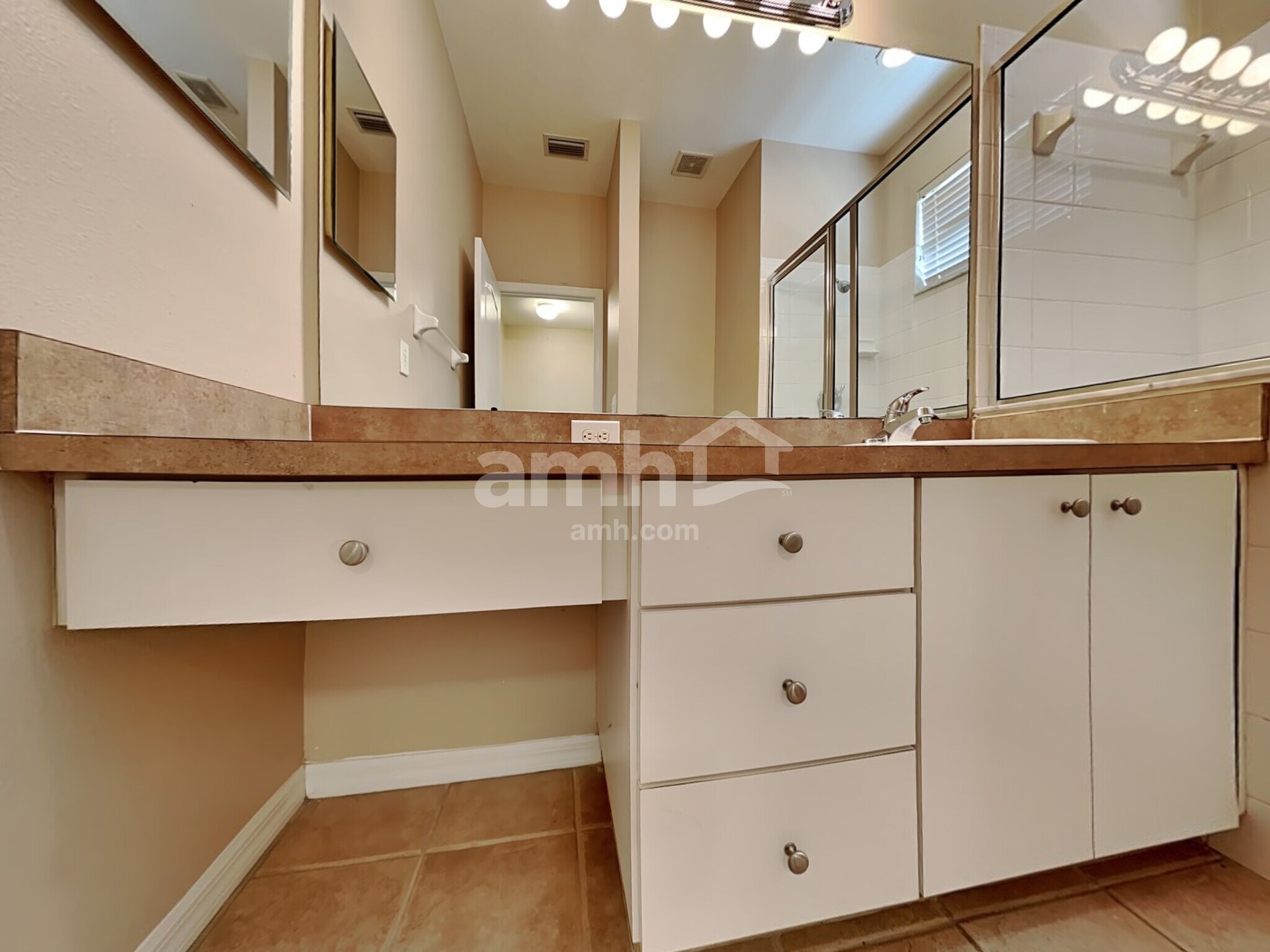 Building Photo - 6010 Kiteridge Dr