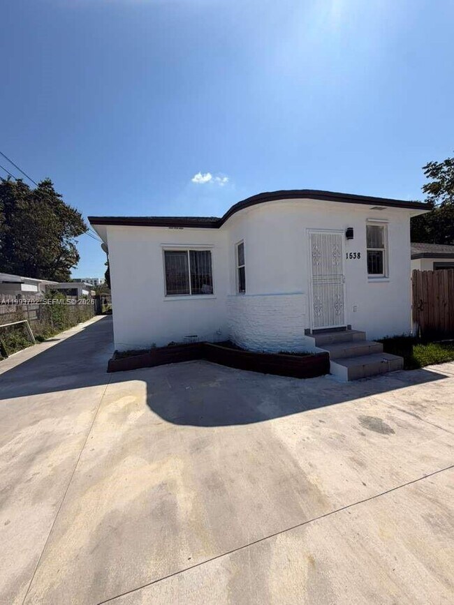 Building Photo - 1538 NW 66th St