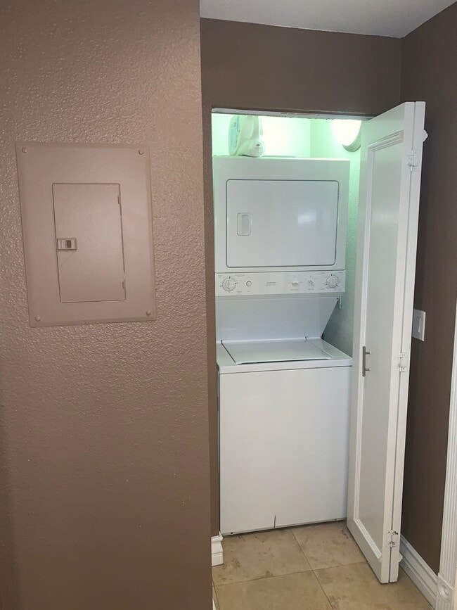 Building Photo - Fully Furnished - Gaurd Gated - Close to Strip w/ View