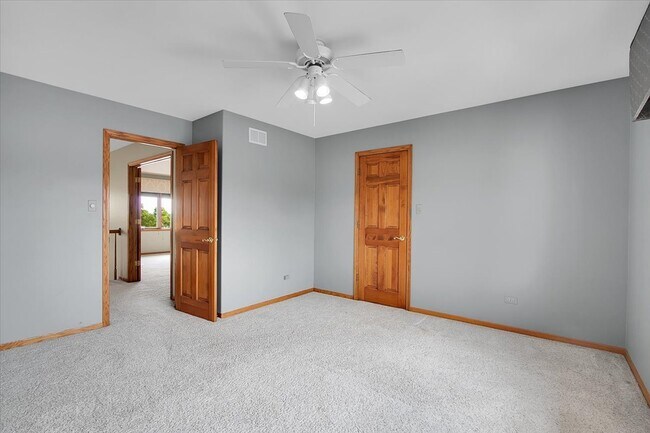 Building Photo - 9200 Greenwood Dr