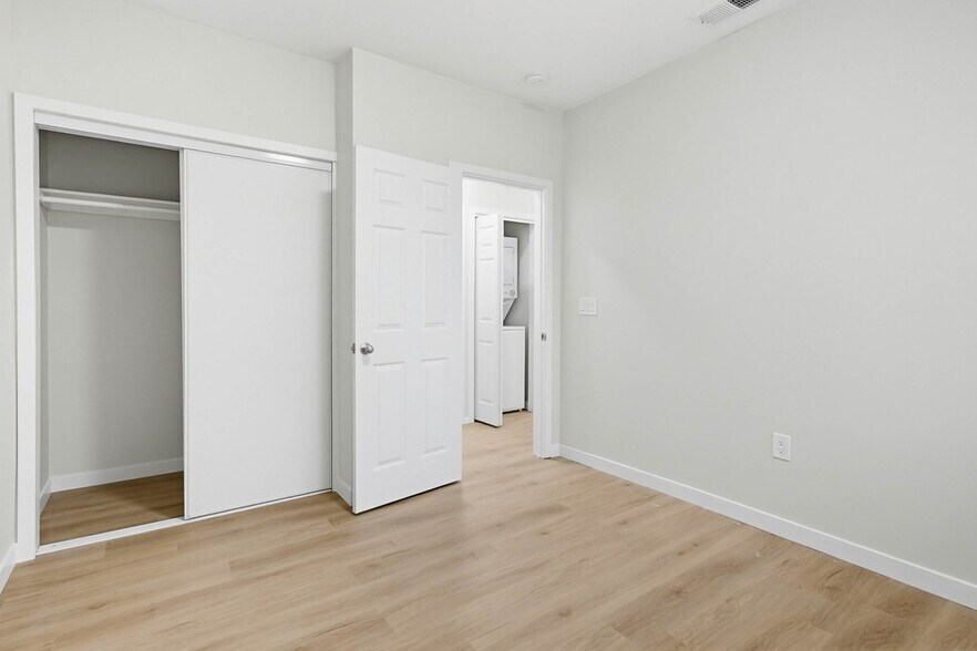 Building Photo - 8120 Melrose Ln