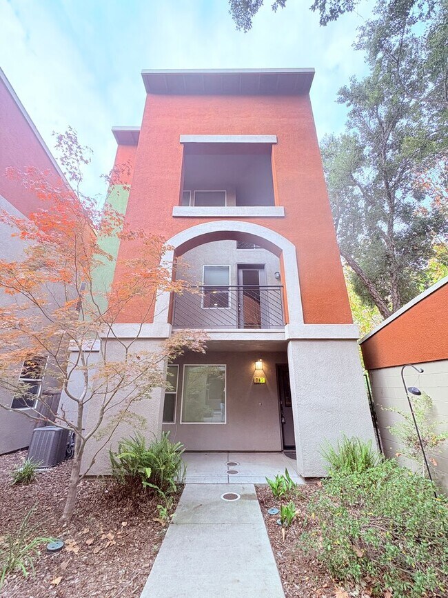 Building Photo - 785 Carbon Ct