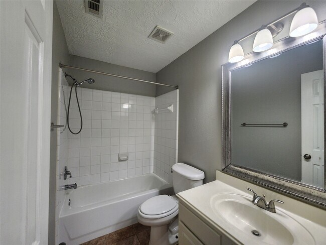 Building Photo - 119 Anise Tree Pl