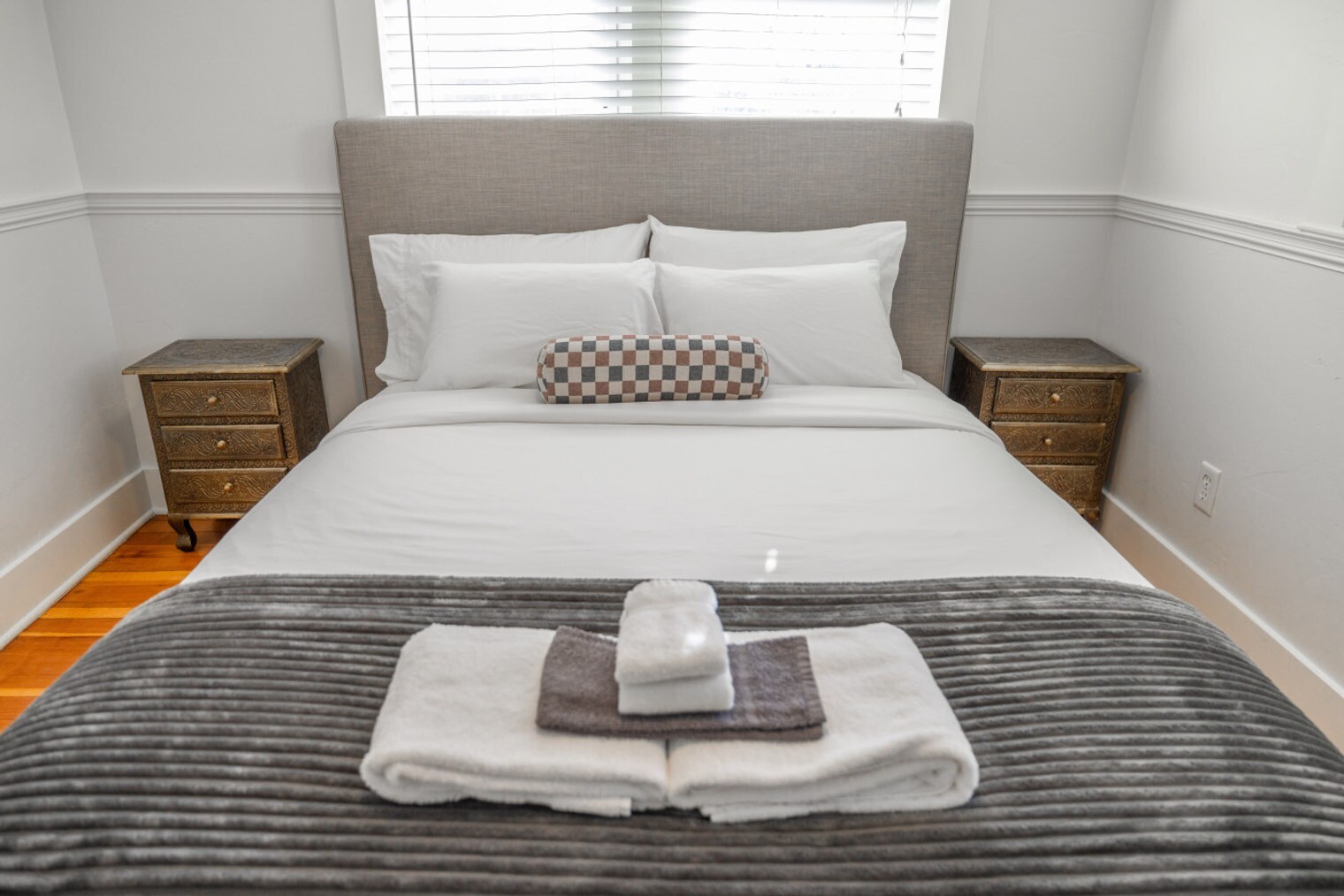 Building Photo - 3076 Melbourne St