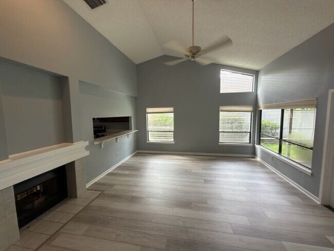 Building Photo - 2620 Bent Hickory Cir