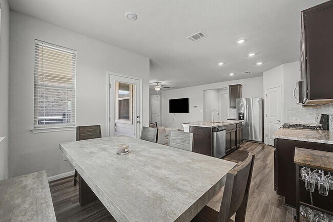 Building Photo - 5404 Bellissima Way