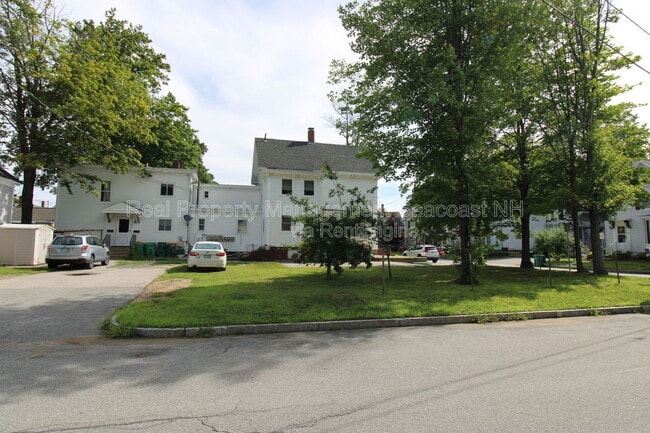 Building Photo - 11 Glen St