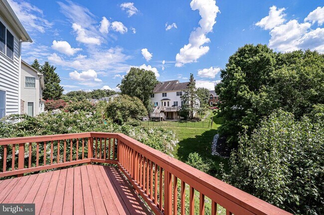 Building Photo - 6207 Woodland Lake Dr