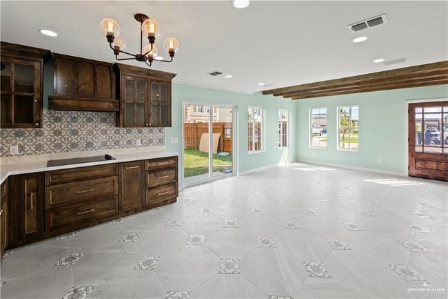 Building Photo - 8 Karen Dr