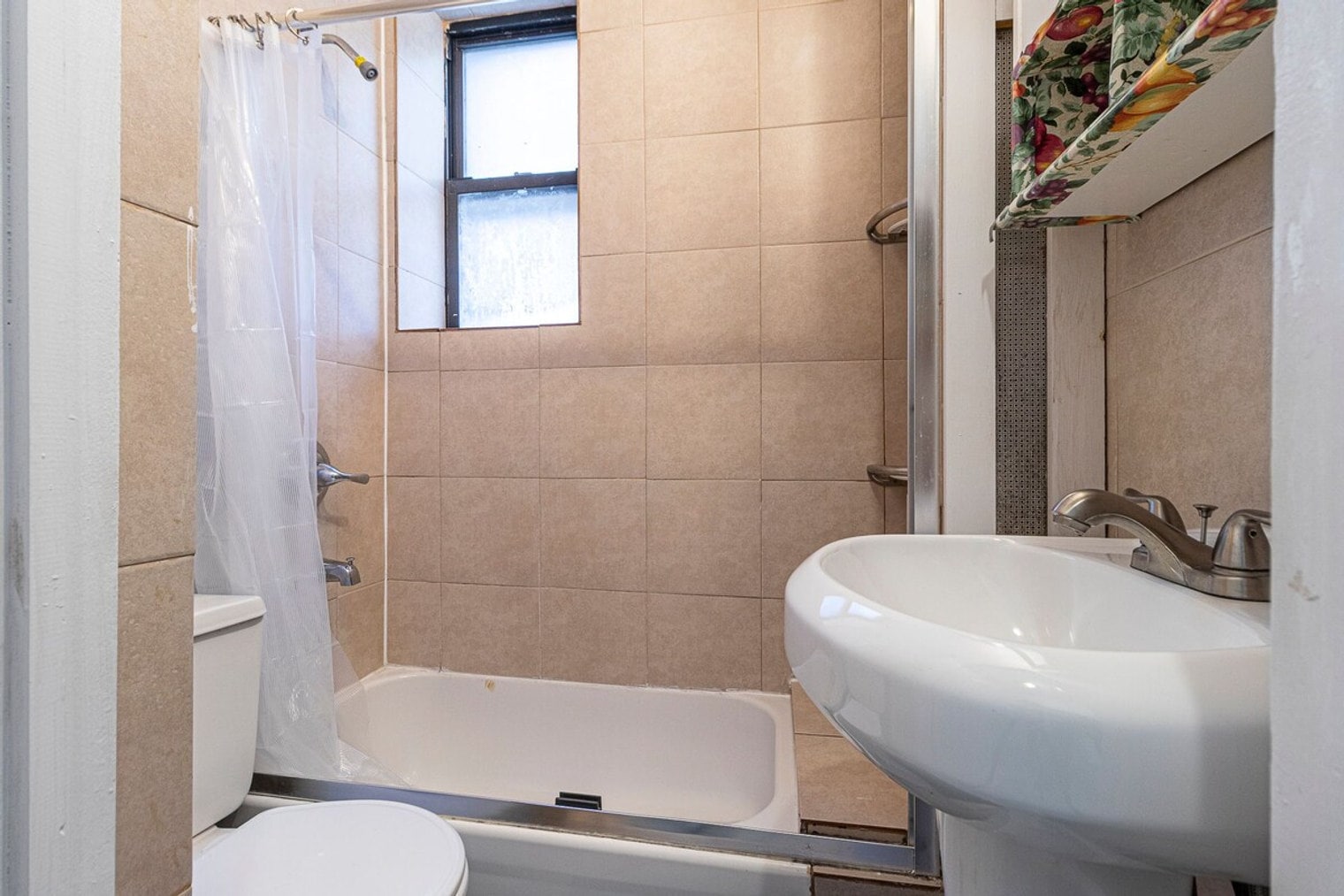 Building Photo - 1617 3rd Ave