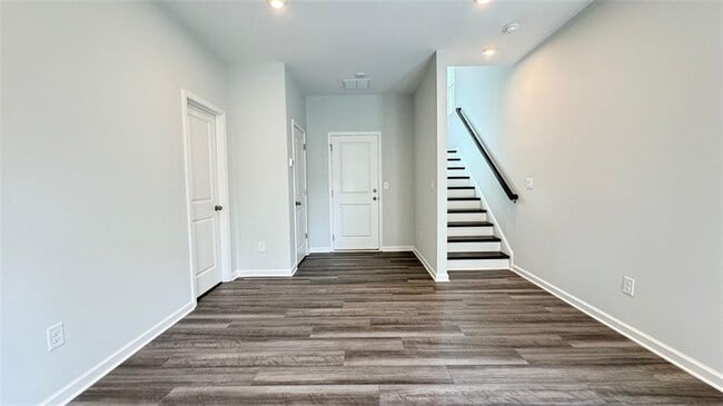 Building Photo - 1479 Creekside Cir NW