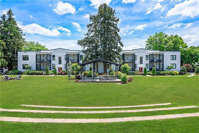 Building Photo - 68 Peachtree Memorial Dr NW