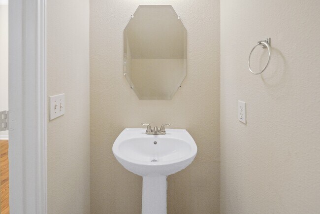Building Photo - 18614 Atasca S Dr