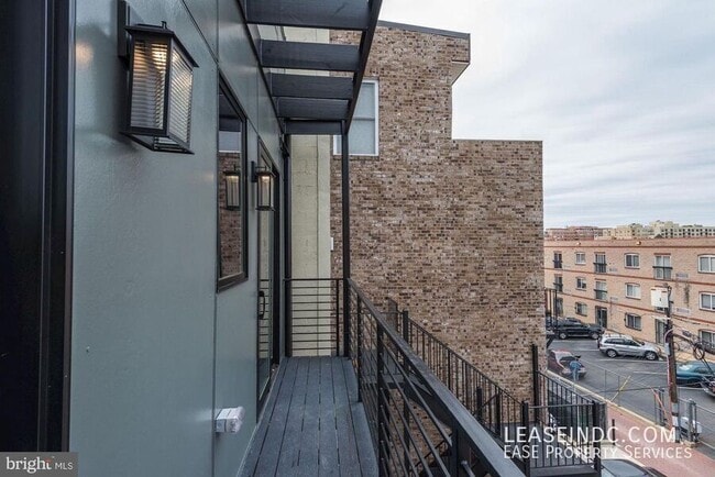 Building Photo - 2216 11th St NW