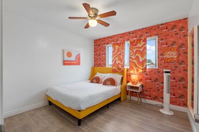 Building Photo - 5747 N 48th Ln