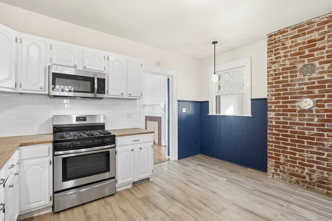 Building Photo - 1 Fox Hill Dr