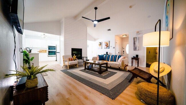 Building Photo - 5606 Meadow Crest