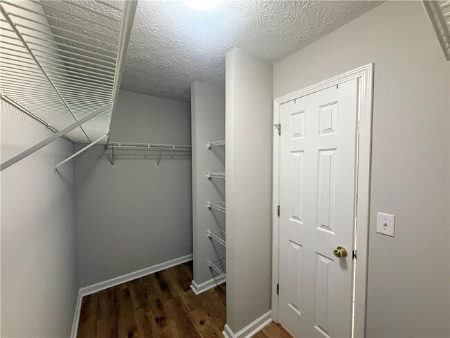 Building Photo - 5555 Grove Place Crossing SW