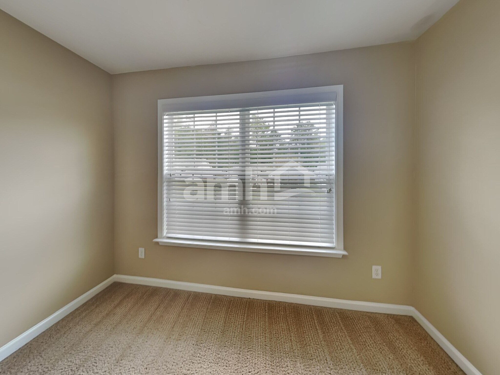 Building Photo - 203 Fledgling Way
