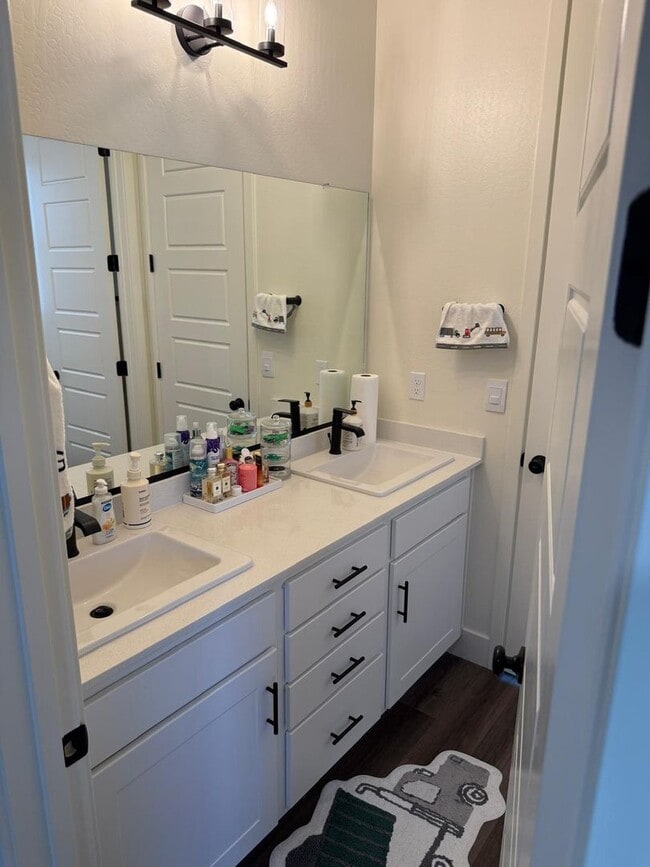 Building Photo - Don't miss the chance to view this stunning in Bakersfield - Flexible Leases available -  Coming ...