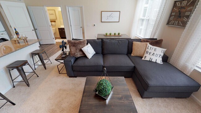 Building Photo - A3 | 1 Bed 1 Bath | 899 sf