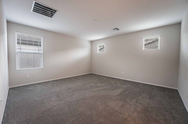 Building Photo - BEAUTIFUL 2 STORY HOME FOR RENT!