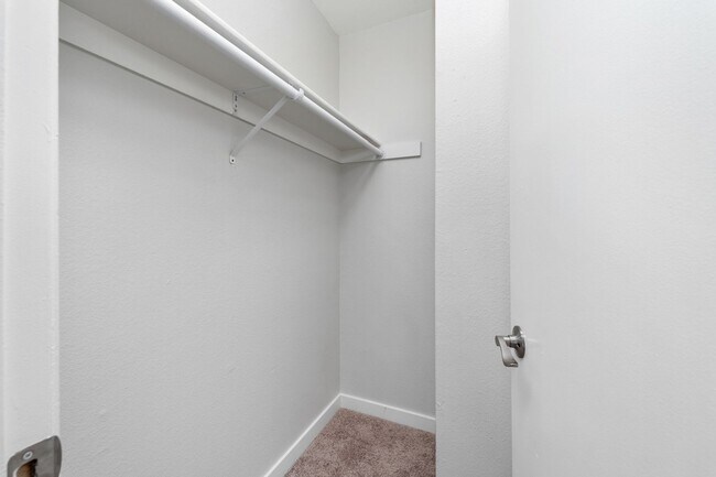 Building Photo - CITY HEIGHTS LOVELY 2 BD, 2 BA, RENOVATED. CLOSE TO YMCA, SCHOOLS