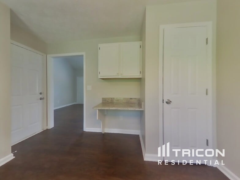 Building Photo - 102 Thornwood Dr
