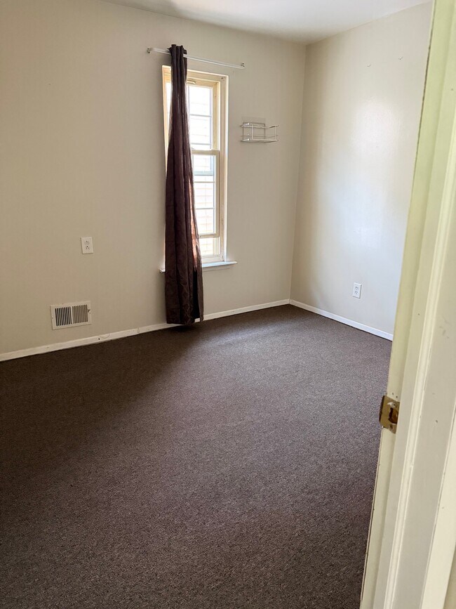 Building Photo - 3320 Holbrook