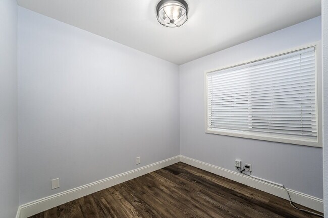 Building Photo - "Turnkey and Fully Remodeled Beachside Ret...