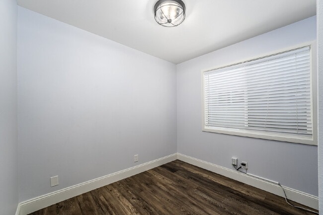 Building Photo - "Turnkey and Fully Remodeled Beachside Retreat with Cozy Fireplace & Modern Amenities in Newport ...