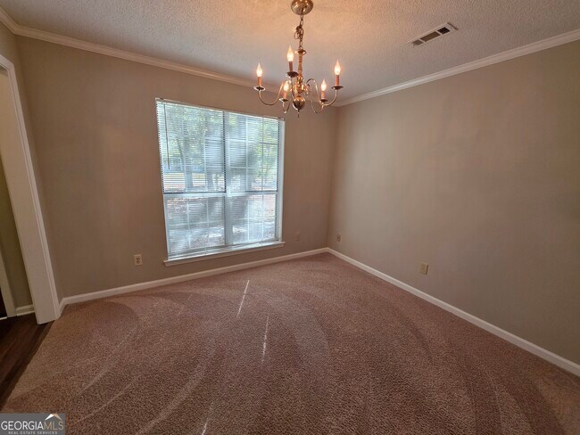 Building Photo - 302 Henley Way