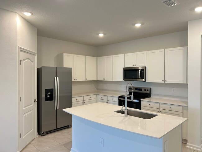 Building Photo - 28 Blue Hvn Rd