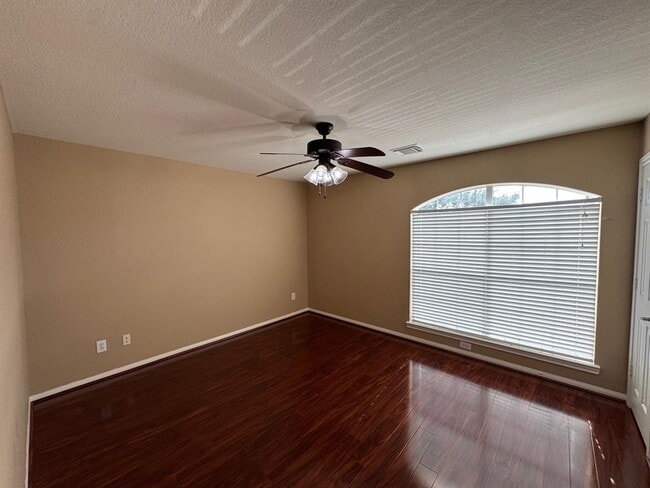 Building Photo - 24423 Hampton Lakes Dr