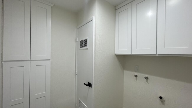 Building Photo - 81683 De Plata Ave