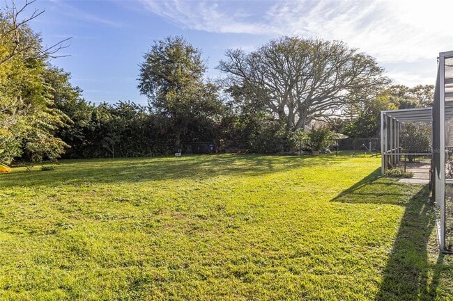 Building Photo - 712 E Flag Way