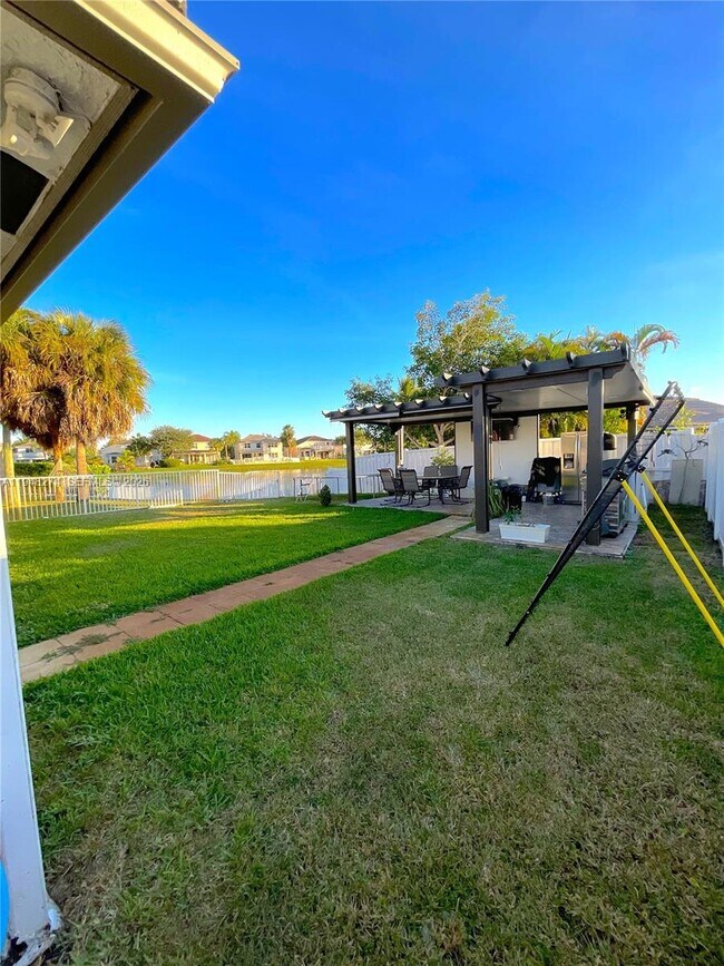 Building Photo - 13364 SW 44th St