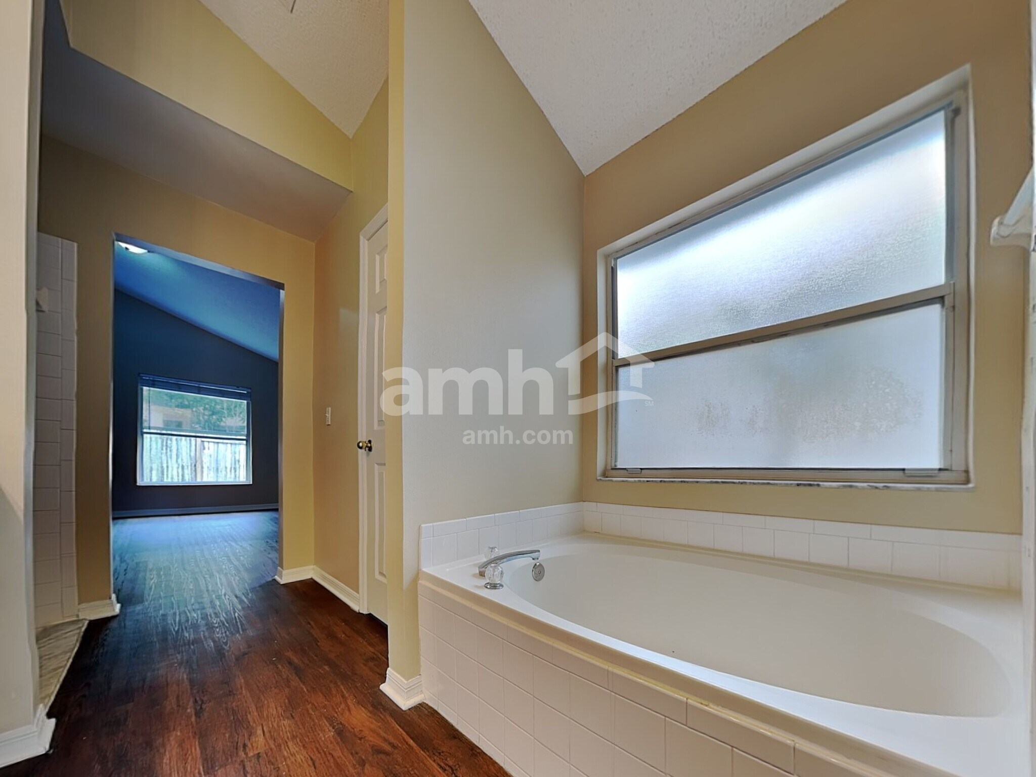 Building Photo - 2315 Kenwick Dr